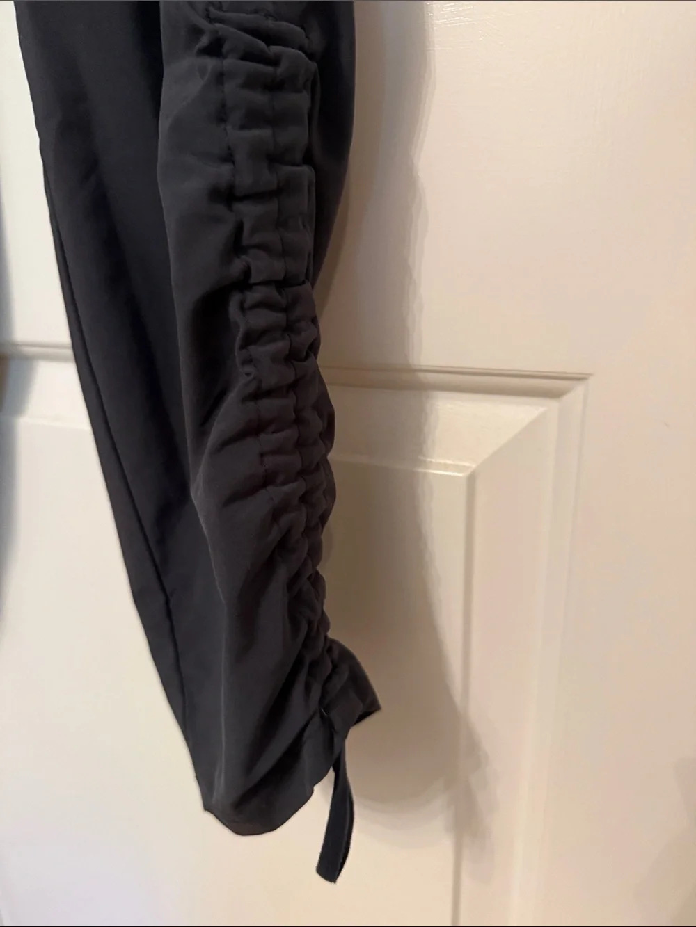 ATHLETA PANTS JOGGERS DARK GRAY POCKETS CINCH TIE ANKLES ATHLEISURE SIZE 4